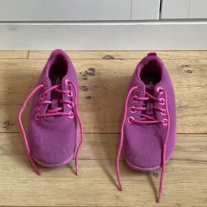 Brand new magenta all birds for kids